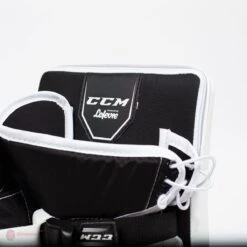 CCM Extreme Flex E4.9 Senior Goalie Blocker - Source Exclusive -The Hockey Shop ccm blockers ccm extreme flex e4 9 senior goalie blocker source exclusive 5311115690050