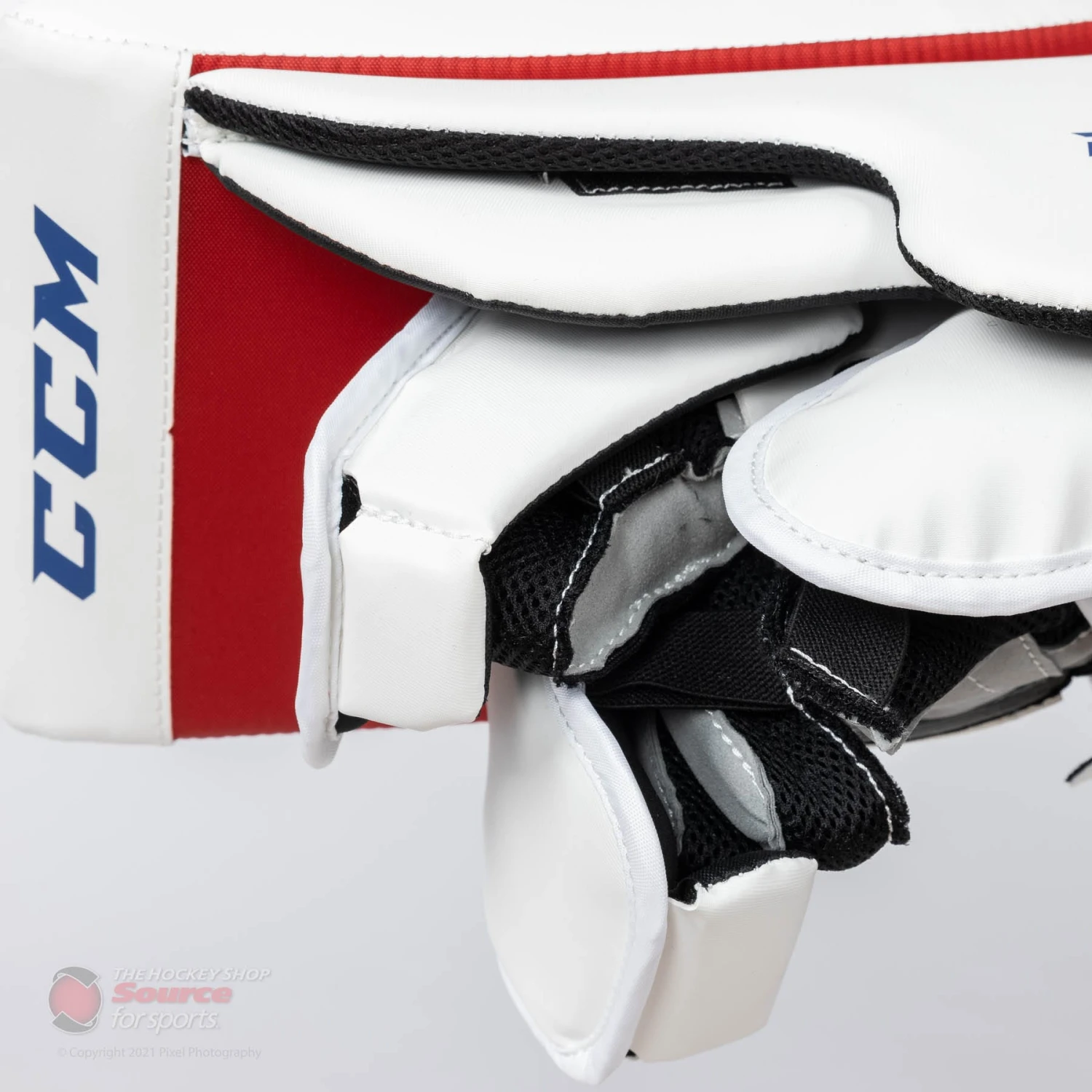 CCM Extreme Flex E5.5 Senior Goalie Blocker 10 CCM Extreme Flex E5.5 Senior Goalie Blocker - Image 8