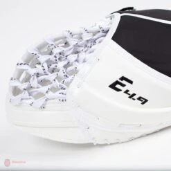 CCM Extreme Flex E4.9 Senior Goalie Catcher - Source Exclusive -The Hockey Shop ccm catchers ccm extreme flex e4 9 senior goalie catcher source exclusive 5323923947586