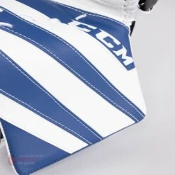 CCM Extreme Flex E5.5 Junior Goalie Catcher -The Hockey Shop ccm catchers ccm extreme flex e5 5 junior goalie catcher 27972557340738