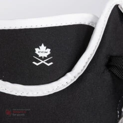 CCM Extreme Flex E5.5 Junior Goalie Catcher -The Hockey Shop ccm catchers ccm extreme flex e5 5 junior goalie catcher 27972557602882