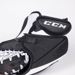 CCM Extreme Flex E5.5 Senior Goalie Catcher - Source Exclusive 22 CCM Extreme Flex E5.5 Senior Goalie Catcher - Source Exclusive -The Hockey Shop ccm catchers ccm extreme flex e5 5 senior goalie catcher source exclusive 28235123392578