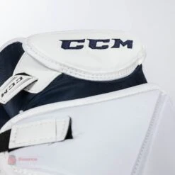 CCM Extreme Flex E5.9 Intermediate Goalie Catcher 30 CCM Extreme Flex E5.9 Intermediate Goalie Catcher -The Hockey Shop ccm catchers ccm extreme flex e5 9 intermediate goalie catcher 27988516667458