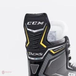CCM Tacks Vector Pro Junior Skates (2018) -The Hockey Shop ccm hockey skates ccm tacks vector pro junior skates 2018 4566183084098