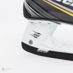 CCM Tacks Vector Pro Junior Skates (2018) -The Hockey Shop ccm hockey skates ccm tacks vector pro junior skates 2018 4566183215170