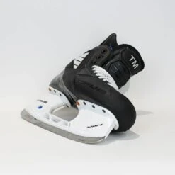 TRUE Player Senior Hockey Skates - Pro Stock - Shift Holder - "TM" - Size 8 -The Hockey Shop true hockey skates true player senior hockey skates pro stock shift holder tm size 8 8 r standard 15187104890946