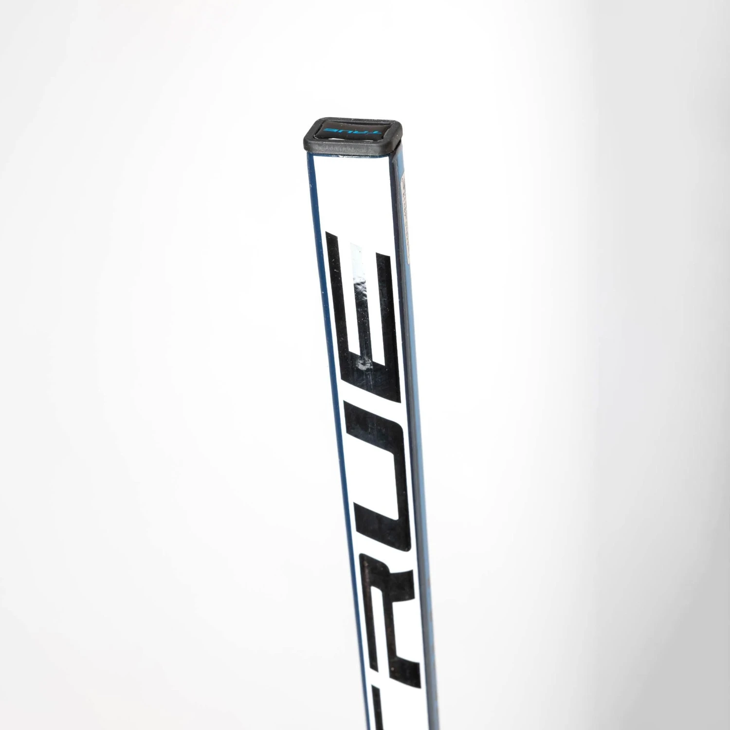 TRUE AX3 Junior Hockey Stick 12 TRUE AX3 Junior Hockey Stick - Image 10