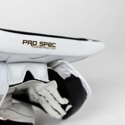 Vaughn Ventus SLR2 Pro Carbon Senior Goalie Blocker -The Hockey Shop vaughn blockers vaughn ventus slr2 pro carbon senior goalie blocker 5312866517058