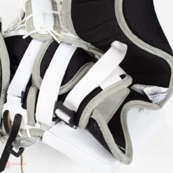 Vaughn Velocity Pro V Elite 2 Pro Carbon Senior Goalie Catcher -The Hockey Shop vaughn catchers vaughn velocity pro v elite 2 pro carbon senior goalie catcher 5670451675202