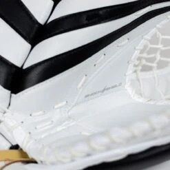 Vaughn Ventus SLR2 Pro Carbon Senior Goalie Catcher -The Hockey Shop vaughn catchers vaughn ventus slr2 pro carbon senior goalie catcher 28702202822722