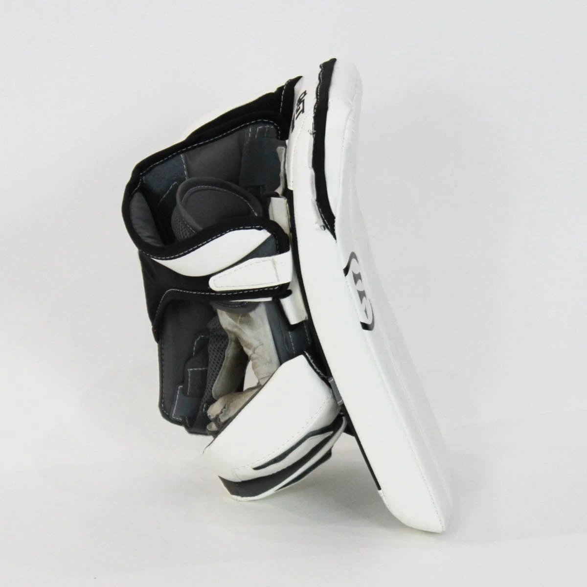 Warrior Ritual GT Intermediate Goalie Blocker - Demo A 6 Warrior Ritual GT Intermediate Goalie Blocker - Demo A - Image 4