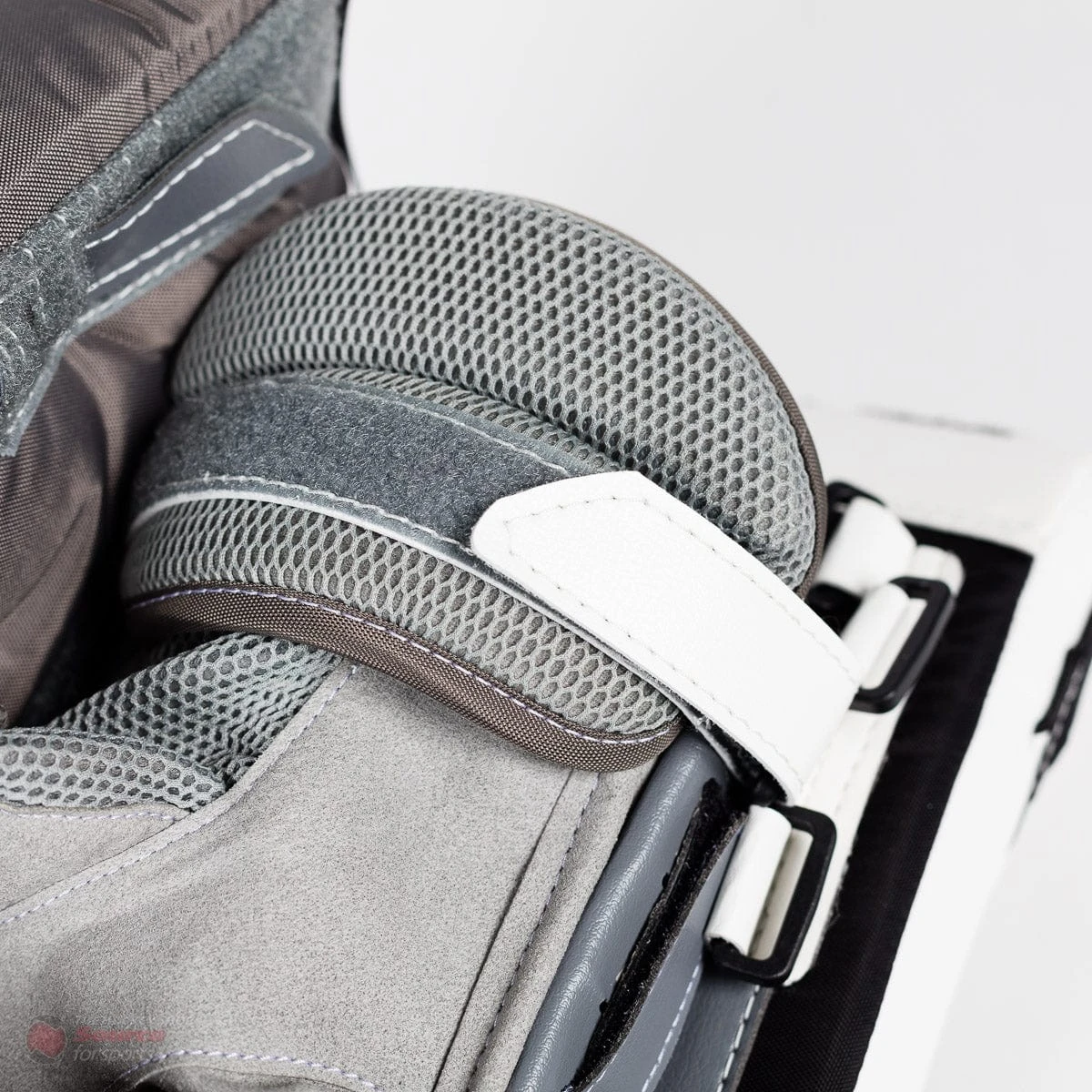 Warrior Ritual GT2 Senior Goalie Blocker 8 Warrior Ritual GT2 Senior Goalie Blocker - Image 6